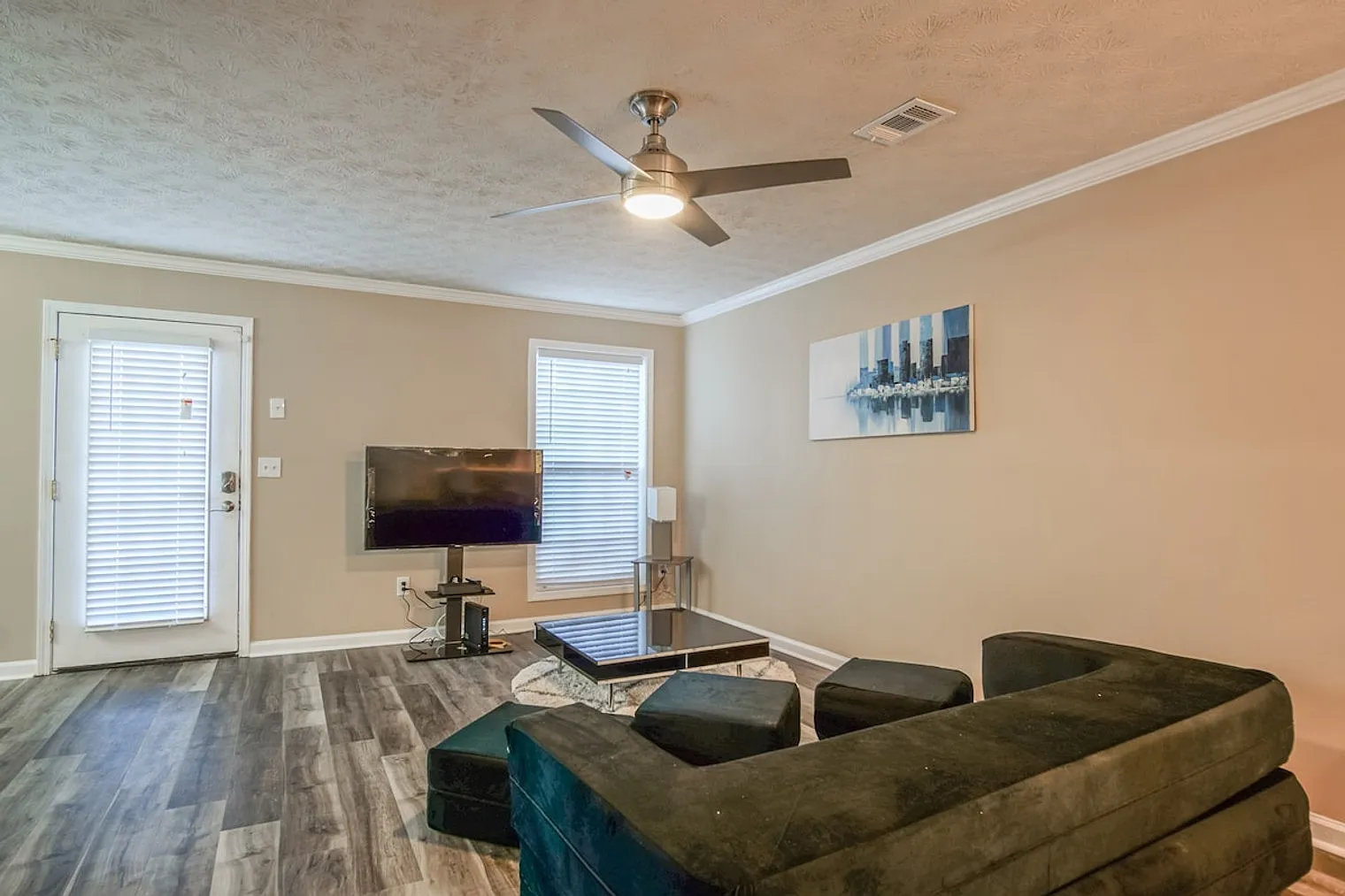2 bed, 2.0 bath, 1732 sqft, $2,947 — Photo 2