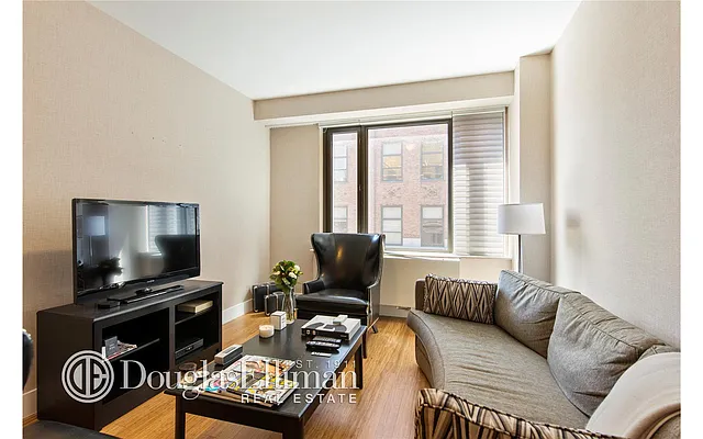 Rented by Douglas Elliman | media 19