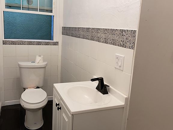 5th image of 412 E 12th St
