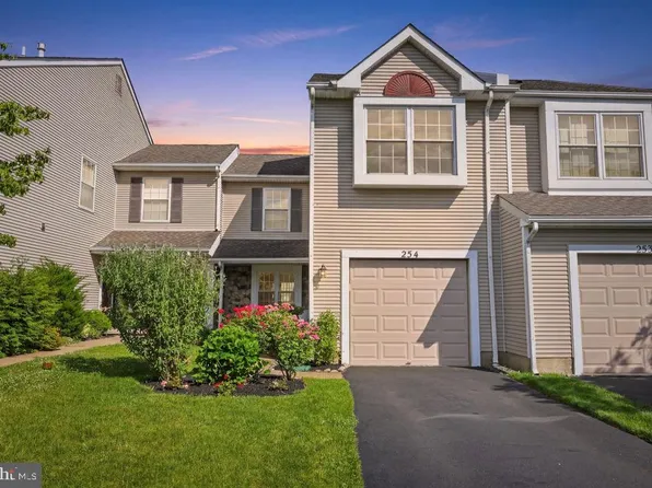 254 Sequoia Dr, Newtown, PA 18940