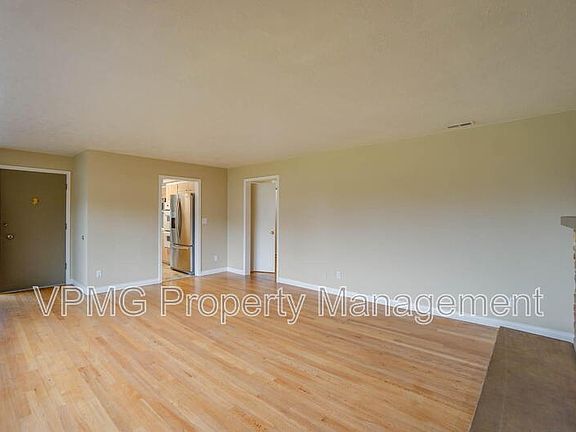 5th image of 2218 E 18th St #A