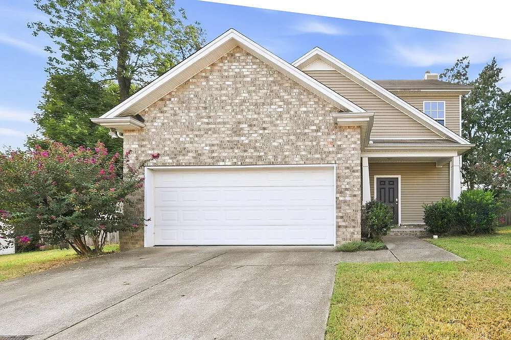 3 bed, 2.5 bath, 1676 sqft, $2,385 — Photo 1