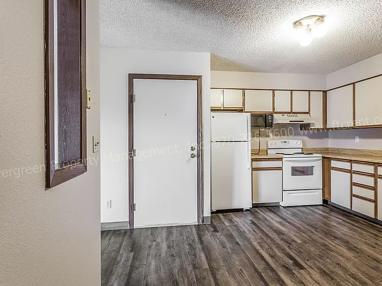 348 Terri Dr — Photo 8