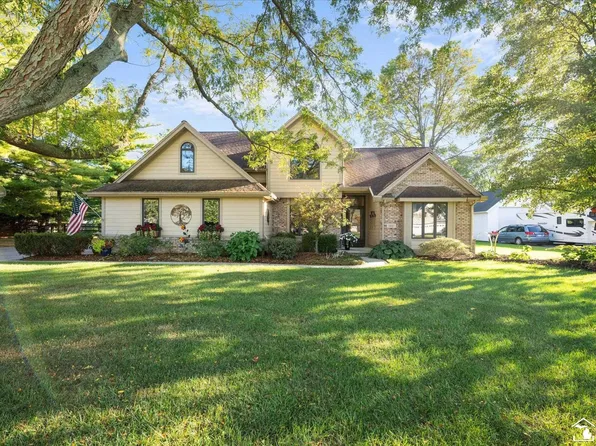 3227 Chanson Valley Rd, Lambertville, MI 48144