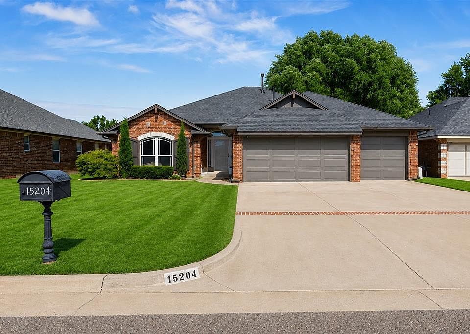 1st image of 15204 Blue Jay Dr