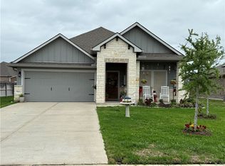 7902 Caddie Ct, Navasota, TX 77868