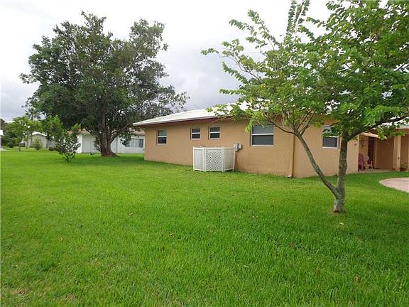 3rd image of 8020 NW 101st Ave
