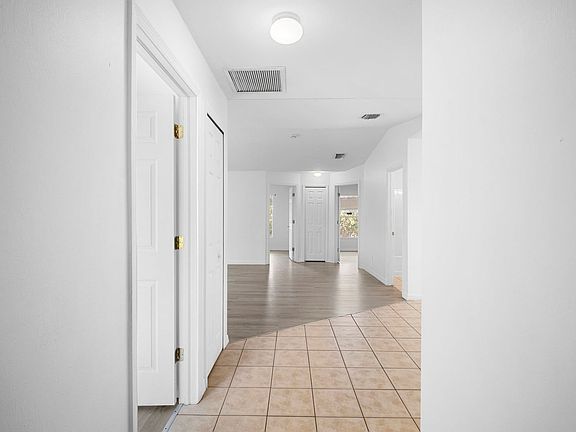 4th image of 4644-4646 15th St SW #4646-SW