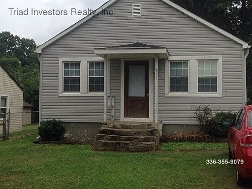 2nd image of 837 Howard Pl