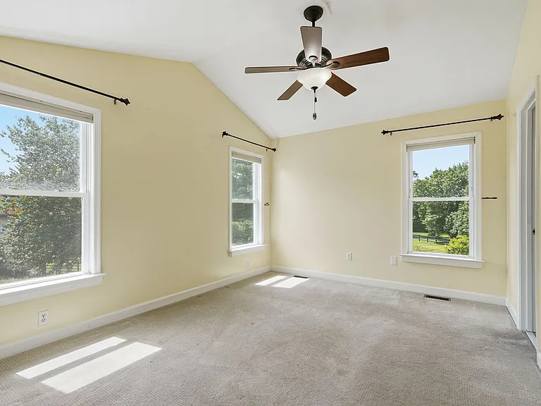 131 Stonedown Ln — Photo 9