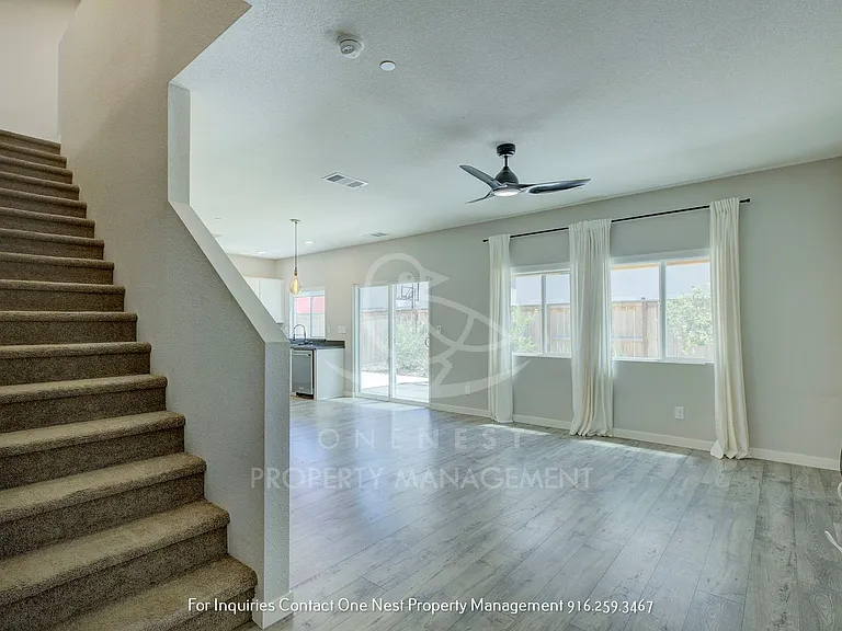 968 Franklin St — Photo 5