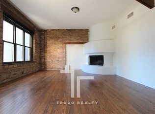 3001 N Broadway St, Chicago, IL 60657