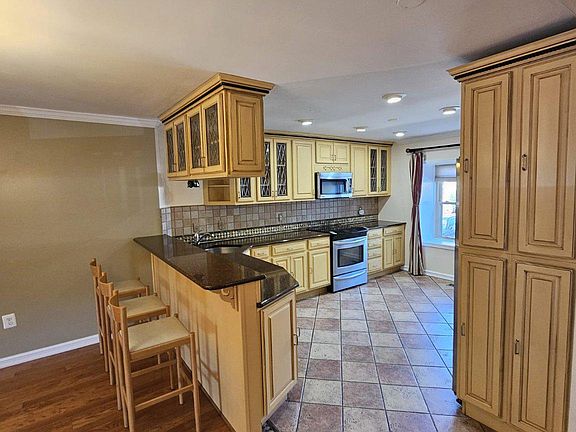 2nd image of 10218 Arizona Cir #16