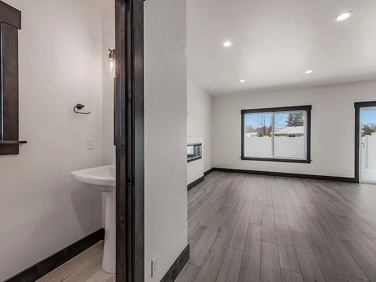 222 E Lobo Loop — Photo 6