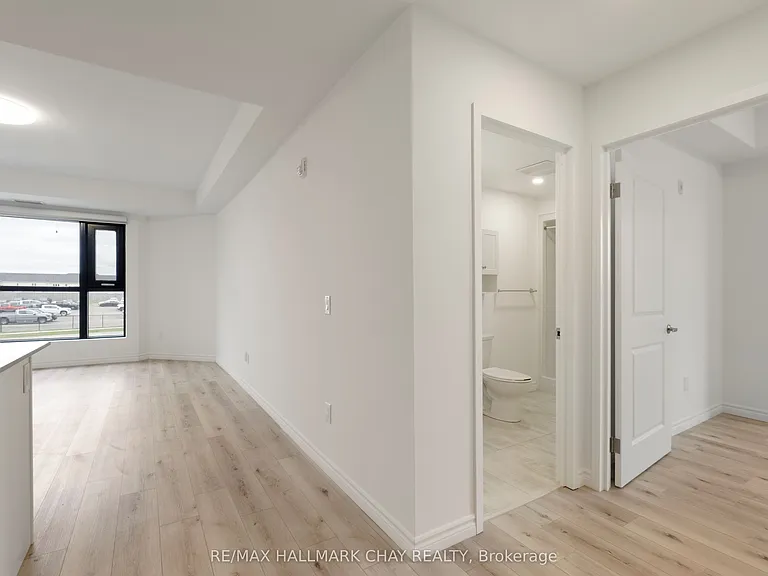 30 Hanmer St W #202 — Photo 16