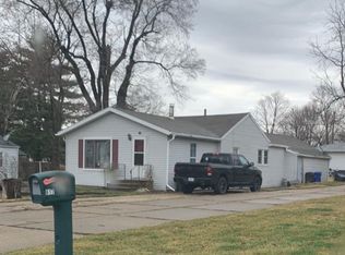 611 E Moneta Ave, Peoria Heights, IL 61616