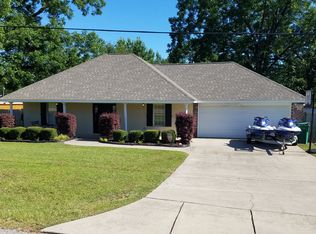 11 Clinton, Petal, MS 39465