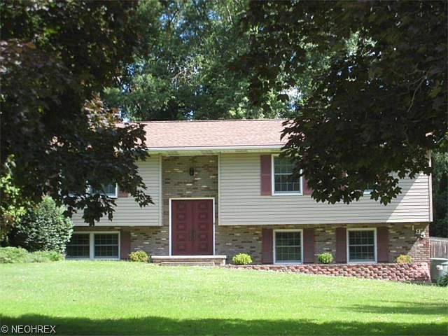1st image of 195 Woodsdale Dr