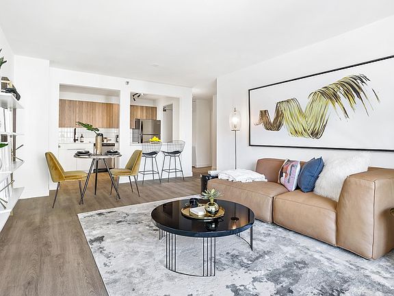 4th image of 1235 N Lasalle St #607