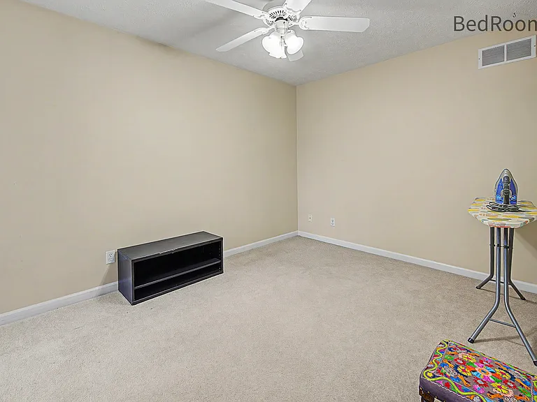 2819 Gill St — Photo 38
