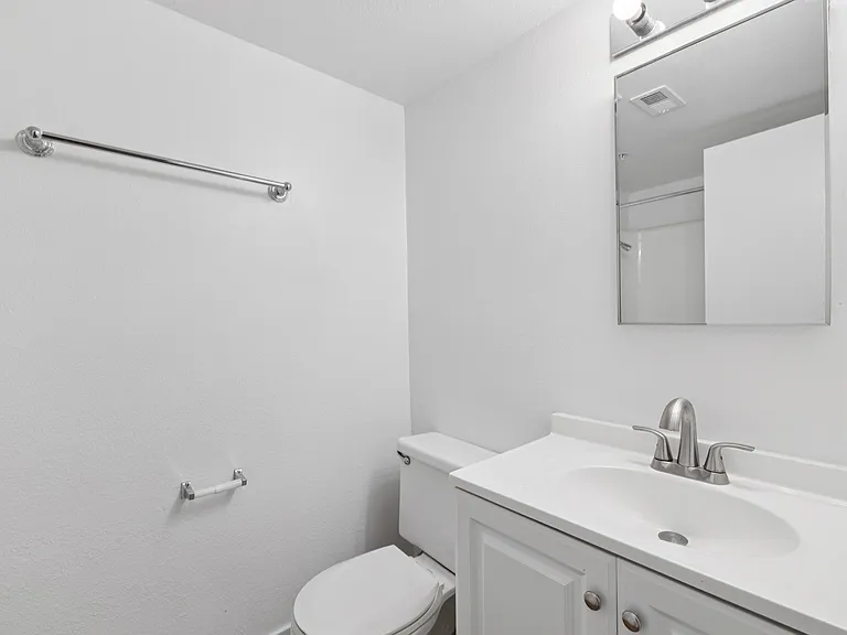 Ocean Villas Apartments — Photo 31