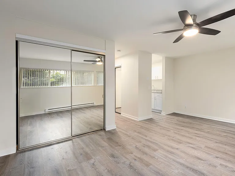 Cordova Apartments — Photo 49