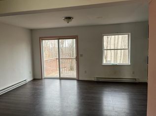 17 Hillcrest St, Norwich, CT 06360