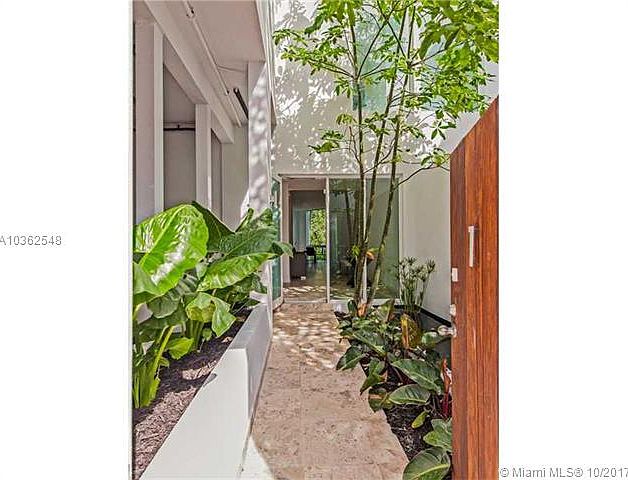 1st image of 2228 Park Ave #1