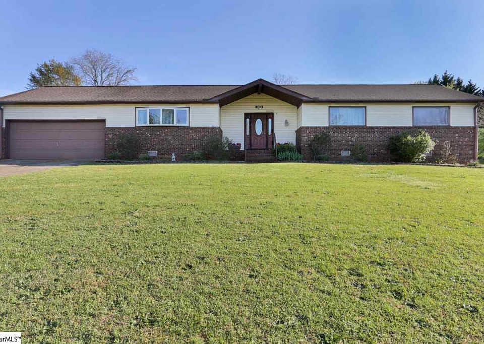1st image of 303 Palmetto Dr