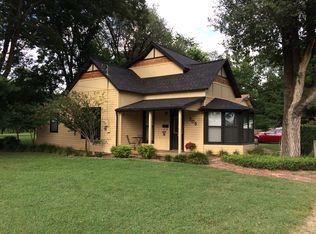 306 NE B St, Bentonville, AR 72712