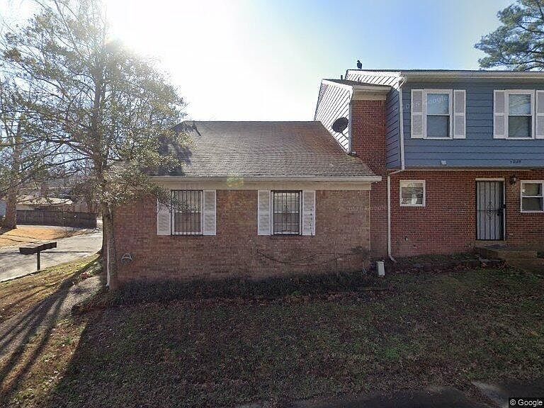 1st image of 3091 Taransay Rd #4