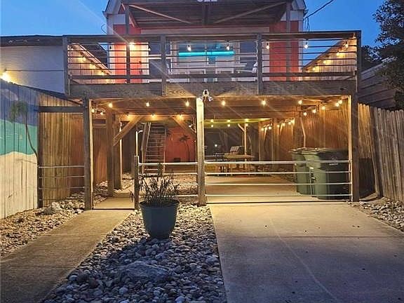 2nd image of 822 Little Bay Ave