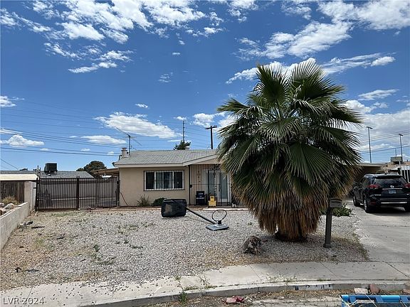 2nd image of 2441 San Felipe St