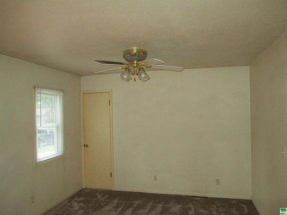 3rd image of 1408 River Dr