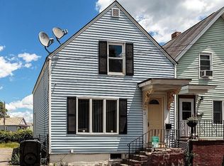 12 Cedar St, Lowell, MA 01852