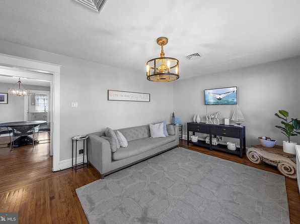 132 N Lafayette Ave #2