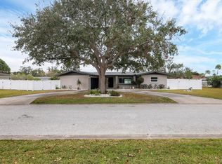 2430 Sunnyside Ln, Sarasota, FL 34239
