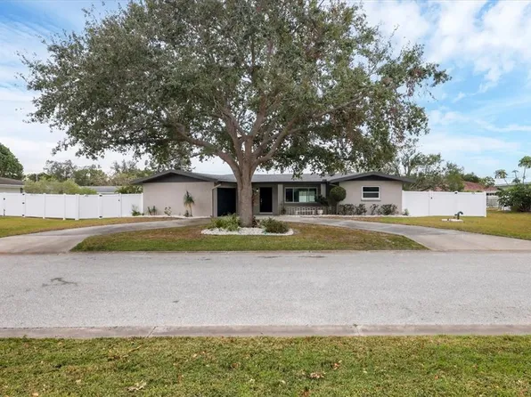 2430 Sunnyside Ln, Sarasota, FL 34239
