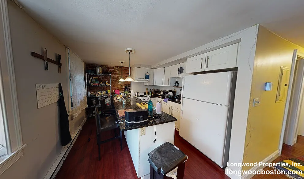 1 bed, 1.0 bath, $2,400 — Photo 2