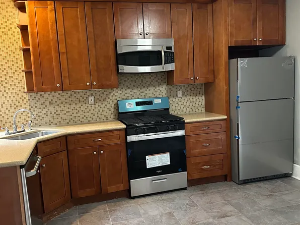 81 Newman Avenue image 2 of 13