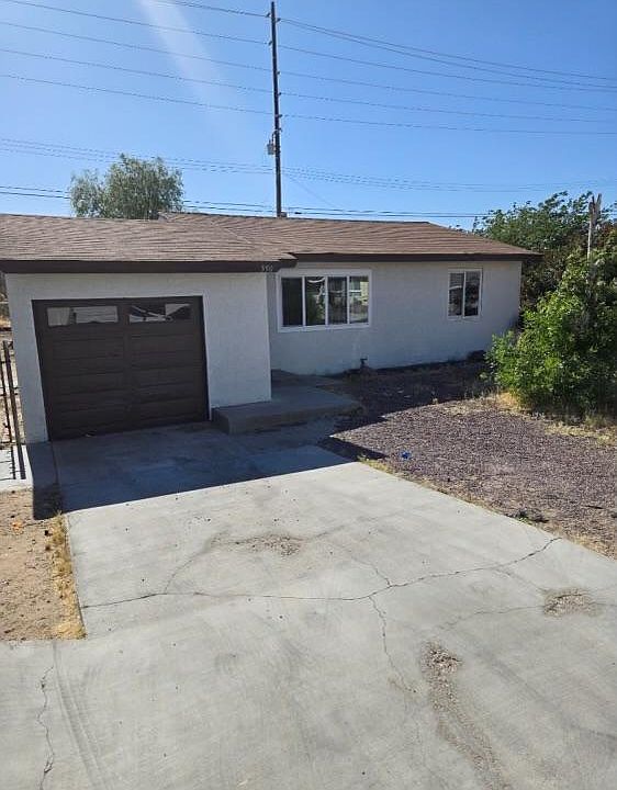 1st image of 590 S Lillian Dr