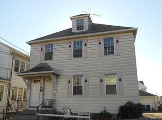 36 Palm St, Bridgeport, CT 06610