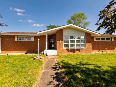 905 Fairlane Dr, Marion, IL, 62959