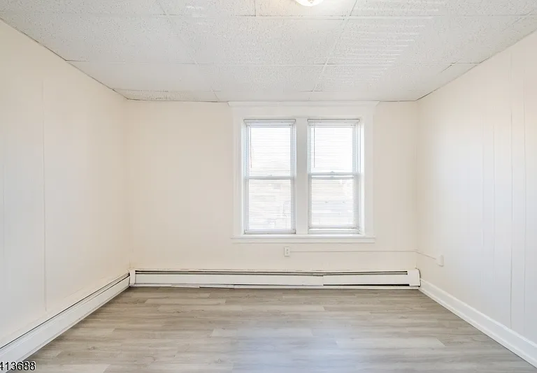 226 Franklin Ave #2R — Photo 7