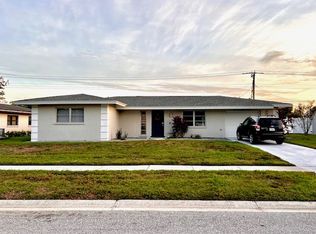 6837 Roxbury Dr, Sarasota, FL 34231