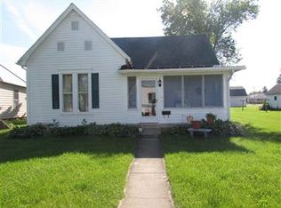 212 S 9th St, Mitchell, IN 47446