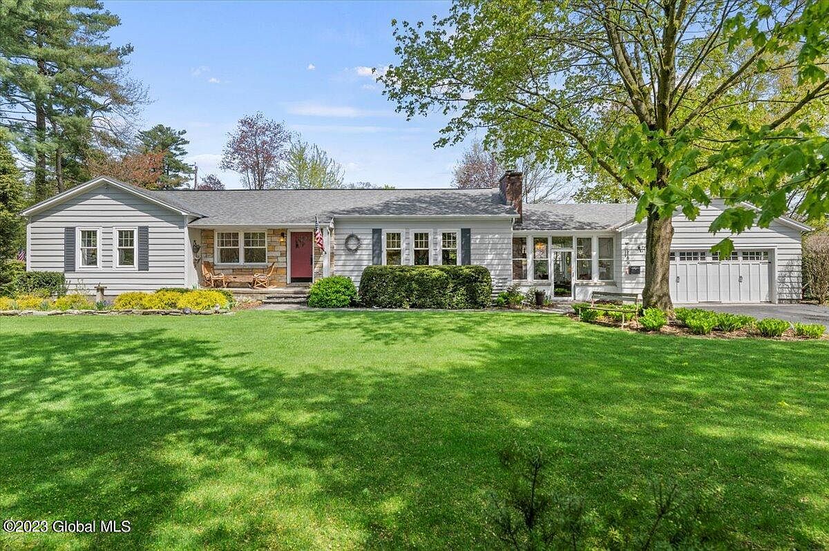 1st image of 289 Lake Avenue