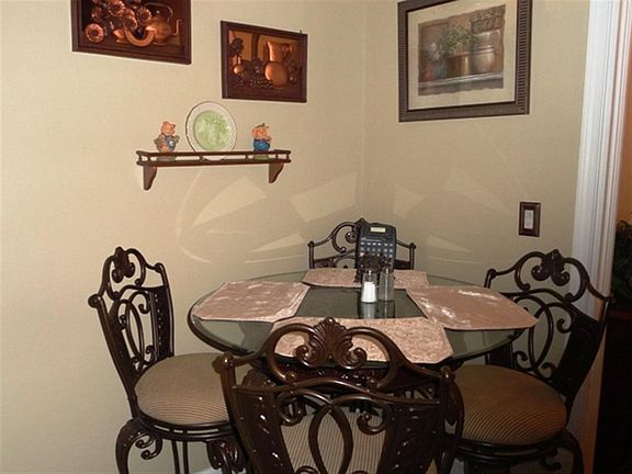 5th image of 103 Penick Ave