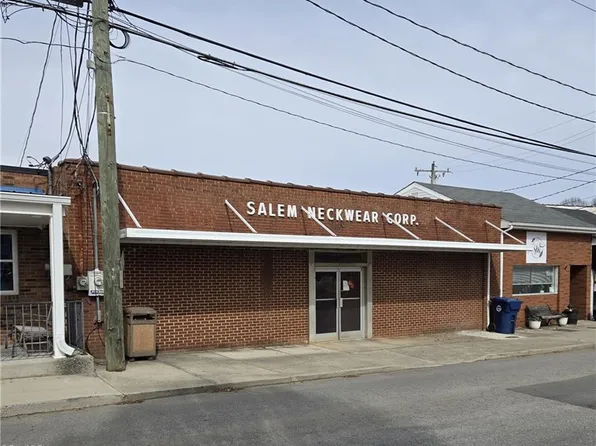 116 W Academy St, Randleman, NC 27317