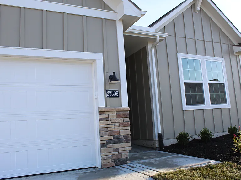 27309 Acacia Dr — Photo 2